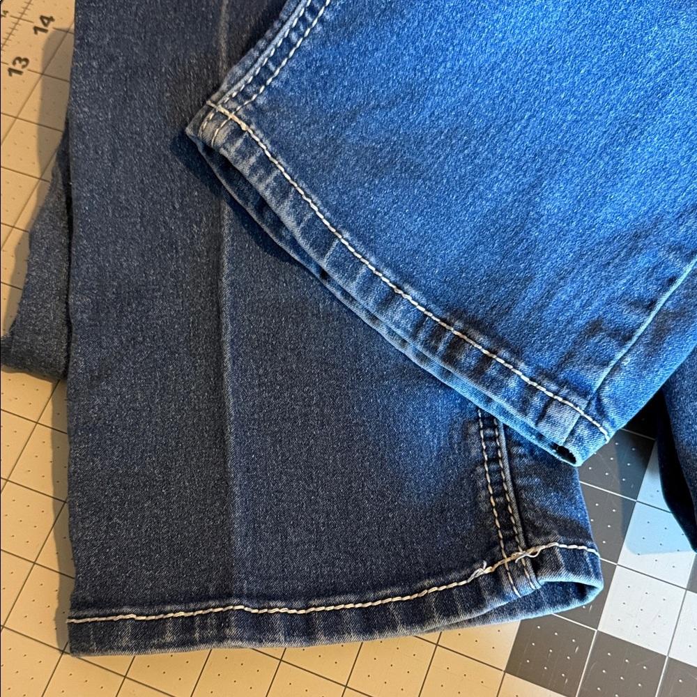 Soundgirl Blue Boot Cut Jeans with Silver Embellishments size 5 - Picture 10 of 13